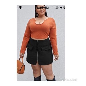 Blk skirt with front zipper